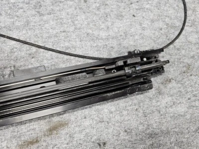 Marco de riel de techo corredizo lateral derecho Mercedes W213 E53 E400 E350 E300 OEM Foto 1 de 4