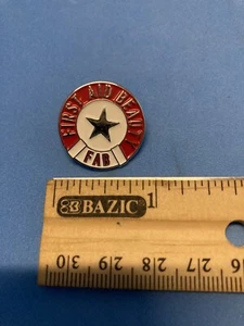 First Aid Beauty Pin - Bild 1 von 2