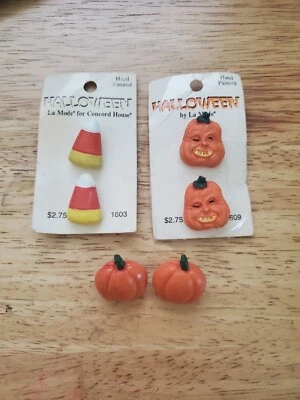 Halloween by La Mode Buttons - Candy Corn, Pumpkins, Creepy face pumpkin buttons - Image 1 of 4