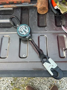 Safe Waze Fall Safe Swivel Retractable Fall Arrester FS-FSP1407-W 7 Feet - Picture 1 of 5