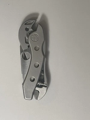 Cuchillo multiherramienta Spyderco T01P SpydeRench EE. UU. 440C excelente estado Foto 1 de 4