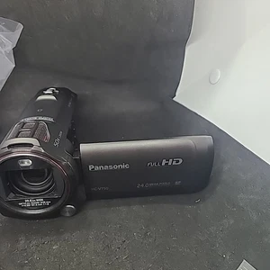 Panasonic HC-V750 AVC HD 24,0 Megapixel 50x i.Zoom kompakter digitaler Camcorder #1 - Bild 1 von 5