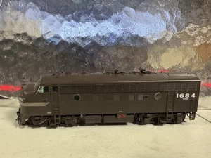 Ho Scale Athearn Genesis F7 Penn Central 1684 Ex NYC DC - Picture 1 of 4