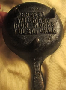 Vintage Ernest Wiemann Iron Works Ashtray Cast Iron Skillet Tulsa Oklahoma - Picture 1 of 3