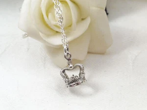 Pretty Vintage Silver Crown Shaped Pendant Necklace - Picture 1 of 11