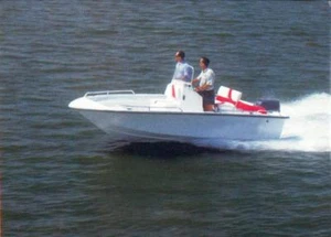 BAY V-HULL CENTER CONSOLE BOAT TRAILERABLE COVER 18'5" TO 19'4" MAX 102" BEAM - Picture 1 of 5