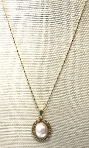 Fashion Necklace Cameo Pink/White Lady W/Ponytail Resin Gold Tone Pendant C43 - Picture 1 of 3