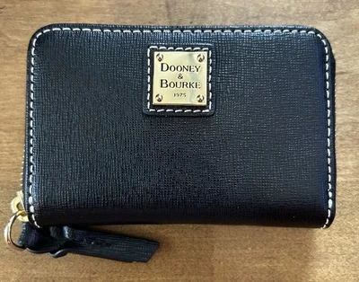 Cartera Dooney & Bourke Grano Guijarro Pequeña Cremallera Alrededor | Negra Negra Foto 1 de 4