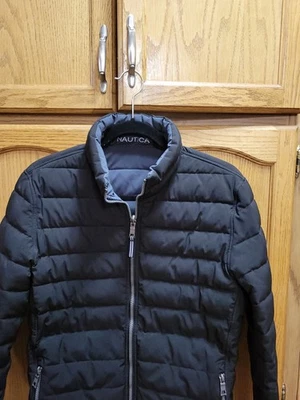 Nuevo sin etiquetas Abrigo acolchado reversible negro y gris para damas cuello alto de Nautica talla S Foto 1 de 4