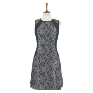 Vestido negro Michael Kors estampado de piel de serpiente entallado y acampanado - Imagen 1 de 8