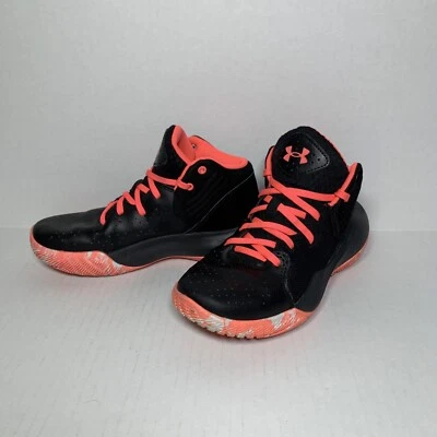 Under Armour Mid-Top Zapatos de Baloncesto Tenis Unisex Talla 4 Juveniles Negro y Rosa Foto 1 de 4