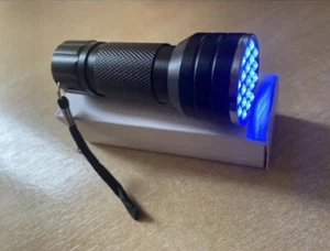 21 LED Qualitäts Taschenlampe für Skorpion und Bettwanzenerkennung - KOSTENLOSE BATTERIEN - Bild 1 von 1