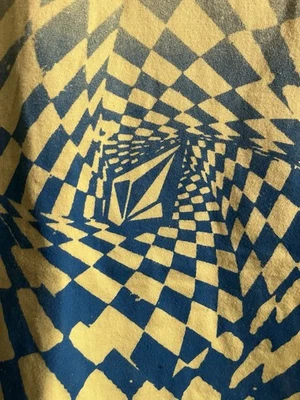 Vintage Y2K Volcom All Over Print 2000’s Skater Yellow Men’s T-Shirt Size Medium - Image 1 of 4