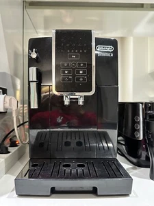 Máquina de café de grano a taza De'Longhi Dinamica ECAM35015B - negra - Imagen 1 de 2