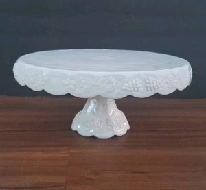 VINTAGE WESTMORELAND MILK GLASS PEDESTAL CAKE PLATE - Picture 1 of 3