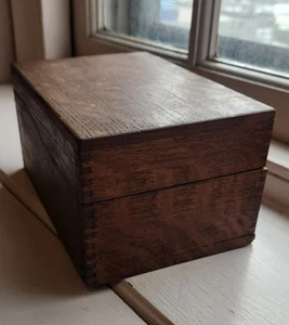 VINTAGE Dovetail Oak Card Catalog Recipe File Box For 3" x 5" Index Cards - Picture 1 of 6