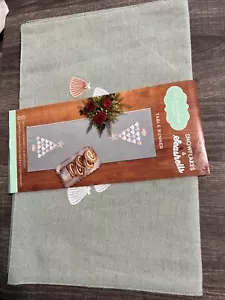 NWT St. Nicholas Square - Snowflakes & Seashells - Christmas Tree Table Runner - Picture 1 of 2