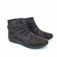 clarks women's emslie moxie ankle bootie