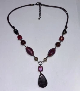 "Collar gargantilla vintage de 22"" púrpura con cuentas de vidrio iridiscente" - Imagen 1 de 6