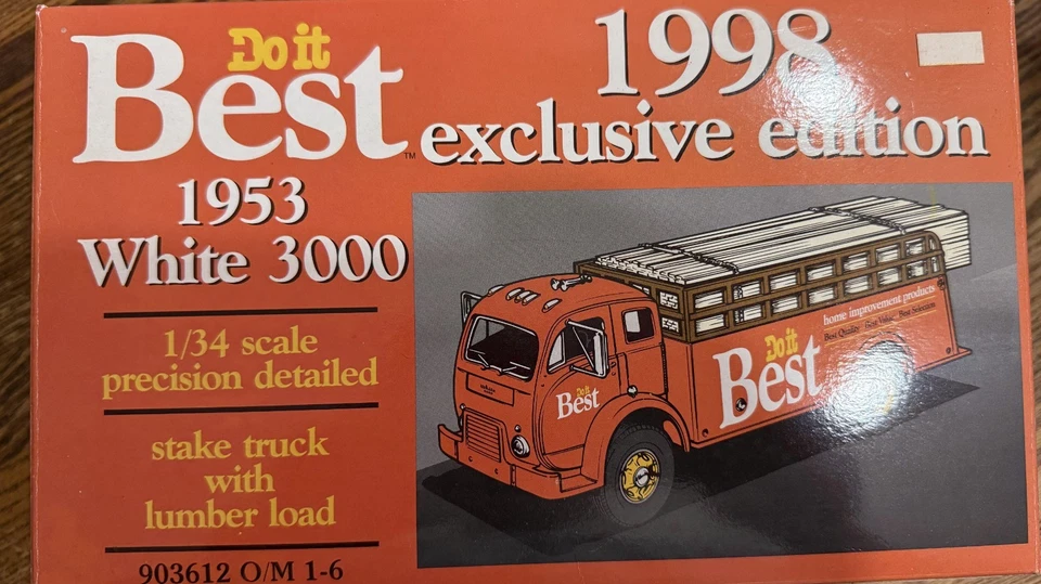 NOVO NA CAIXA 1998 FIRST GEAR 1953 BRANCO 3000 DO IT BEST STAKE TRUCK COM NÚMERO ESCALA 1:34 - Imagem 1 de 1