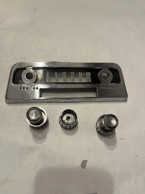 Ford Thunderbird 1961-1963 radio AM PLACA FRONTAL C1SF-18842-A con perillas y diales   Foto 1 de 4