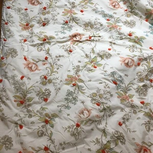 Floral Quilt, White With Neutral Florals, Size; 100”x72”. B2 - Picture 1 of 4