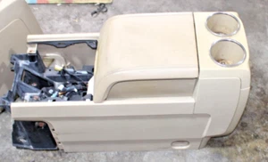 2007-2014 LINCOLN NAVIGATOR FRONT CENTER CONSOLE OEM TAN. - Picture 1 of 10