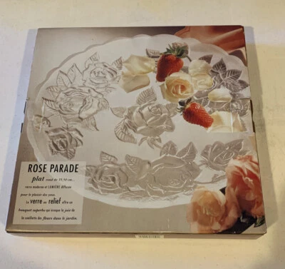 ❤️Plato de vidrio esmerilado redondo Laura Glass Works Japan Rose Parade 14"" nuevo en caja Foto 1 de 4
