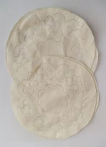 Set of 4 Pretty Cream Lace Decorative Vintage Doilies - Foto 1 di 1