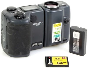 Nikon COOLPIX 995 3.2MP Digital Camera w/ Battery for PARTS/ REPAIR - Picture 1 of 5