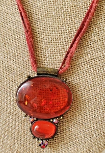 Vintage Halskette Anhänger Rot Glas Cobochon Statement Kordel Goldfarben Messing Oval - Bild 1 von 8