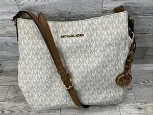 NEW Michael Kors Jet Set Messenger Shoulder Bag Travel MK Logo Vanilla - Picture 1 of 11