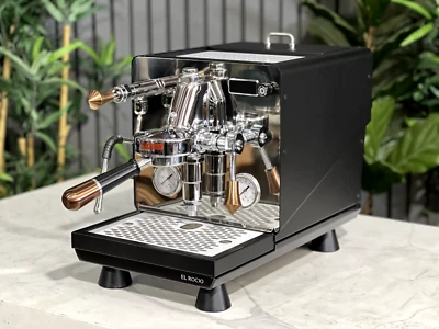 MÁQUINA DE CAFÉ ESPRESSO EL ROCIO MANUS S BY PESADO 1 GRUPO NUEVA BARISTA Foto 1 de 4