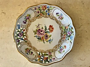 Exquisite Antique Dresden Pierced Porcelain Floral and Gilt Bowl. 22cm/ 8.5" - Picture 1 of 5