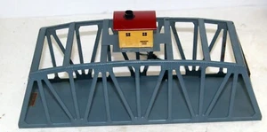 AC GILBERT AMERICAN FLYER 750 TRESTLE BRIDGE w/ lighted bridge tender shack Blue - Picture 1 of 2