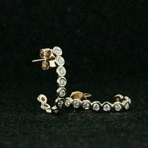 Aretes tipo argolla de diamantes simulados de corte redondo enchapados en oro amarillo de 14 k - Imagen 1 de 4
