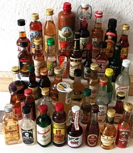 Mini-Flaschen Sammlung bis über 40 Jahre alt, 39+1 Schnapsfläschchen ungeöffnet - Bild 1 von 10