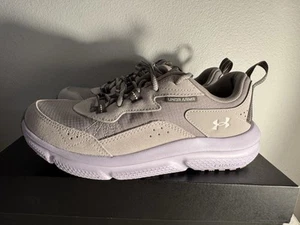Scarpe da corsa sportive Under Armour Charged Verssert 2 beige viola donna 8 - Foto 1 di 8