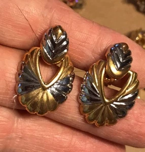 Vintage Gold & Silver Toned Metallic Shell & Leaf Clip on Earrings,1.25" - Picture 1 of 2