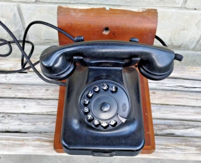 Telefono a Disco  in Bachelite Nera Siemens OLAP Milano con relativa mensola - Immagine 1 di 4