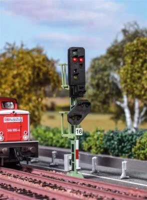 Viessmann 4916 TT Licht-Ausfahrsignal mit Vorsignal, 10 LEDs, Messingmast - Bild 1 von 2