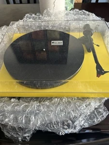 Pro-Ject Debut Carbon EVO Turntable - Satin Yellow - Picture 1 of 12