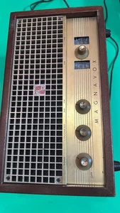 Magnavox Radio 1958 FM-18 AM/FM Tube Radio Cherry Wood Cabinet Tested Works - Picture 1 of 19