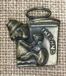 Portachiavi vintage John Hinde ottone Irlanda parte ciondolo arte spazzatura pezzo metallo artigianato - Foto 1 di 4