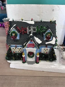 DEPT 56 The Holiday House Original Snow Village #56.55048 99% Comp. 1 Lichtausgang - Bild 1 von 9