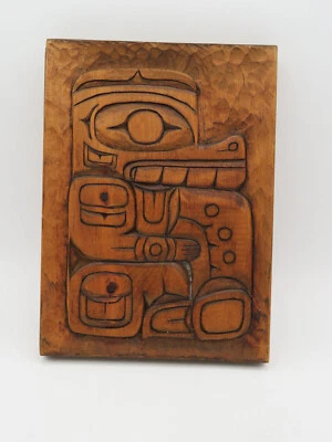 Oso tallado en madera nativo del noroeste de Coast Salish salmón firmado Sisson Burrard Foto 1 de 4