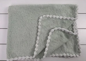KOALA Babydecke Lovey grün weiß Plüsch Chenille gewellter Rand - Bild 1 von 5