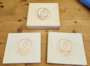 Grateful Dead So Many Roads (1965 - 1995) - 5 CD Box Set 1999 US GDCD4066 - Foto 1 di 7