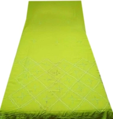 Tela artesanal vintage de 5 yardas de sari de lentejuelas de georgette puro bordado a mano Foto 1 de 4