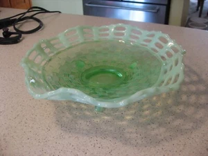 Ciotola vintage Fenton uranio piedi verde opalescente tre bordi aperti fila tessuto cesto - Foto 1 di 7